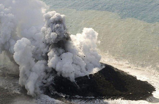 核污水倒进火山_核废水倒入火山口_核污水扔进火山