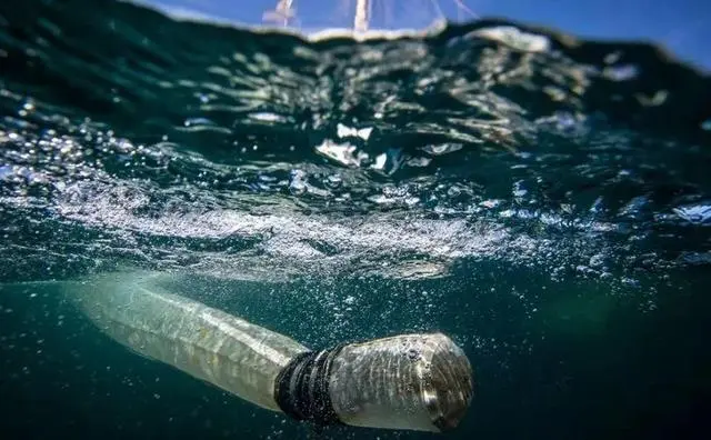 日本海啸核污水倒灌_日本向海洋倾倒核废水_日本倾倒核污染水